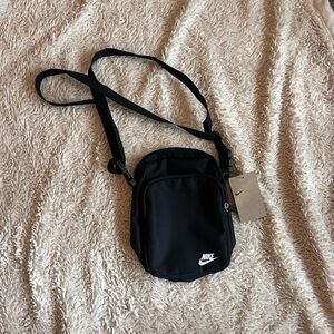 Nike Heritage Crossbody Bag